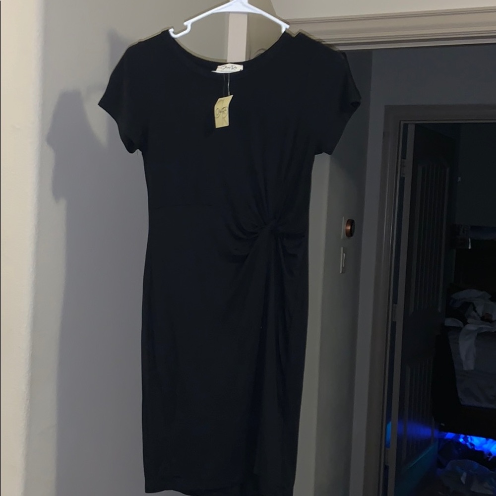 Black bodycon dress